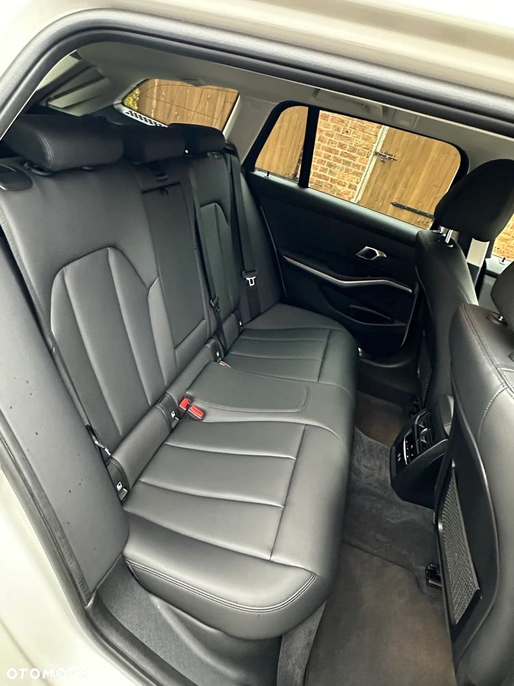 BMW Seria 3 318i Advantage - 14