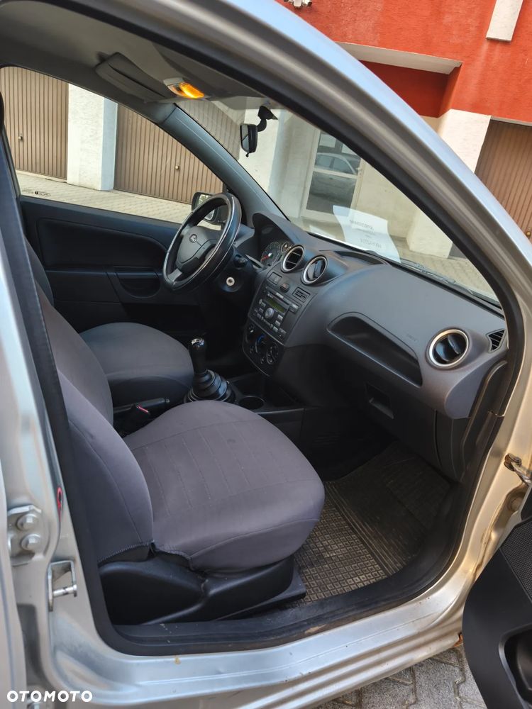 Ford Fiesta - 14