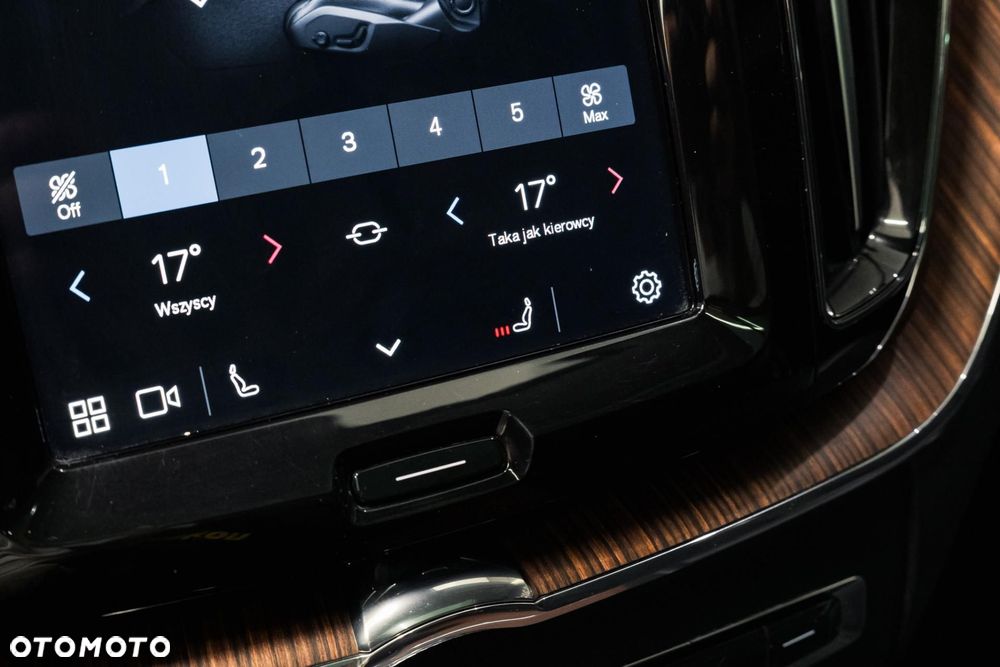 Volvo XC 60 B5 B AWD Plus Dark - 23