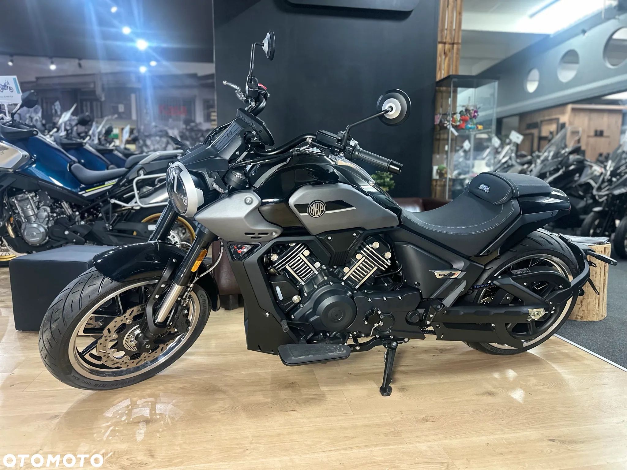 Morbidelli C1002V - 1