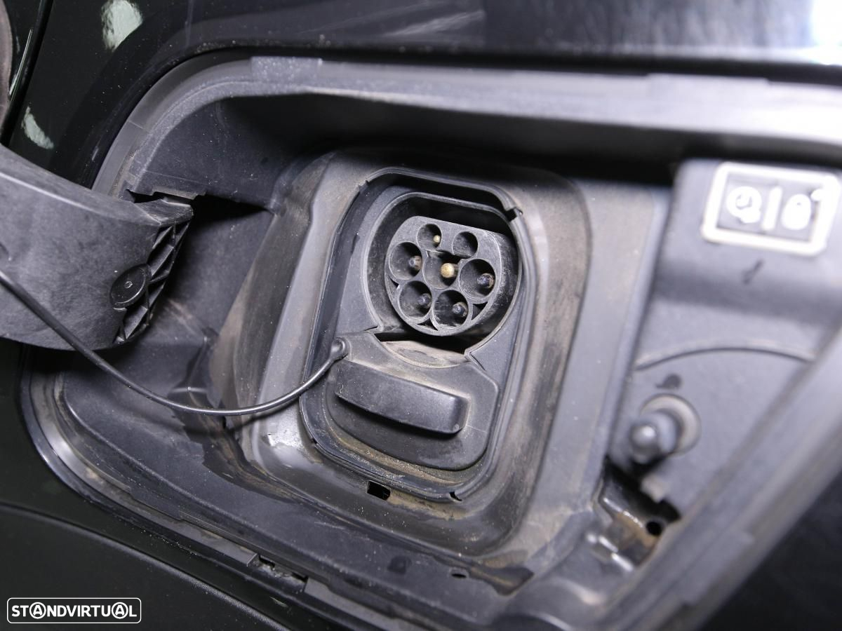 Peugeot e-2008 50 kWh GT - 26