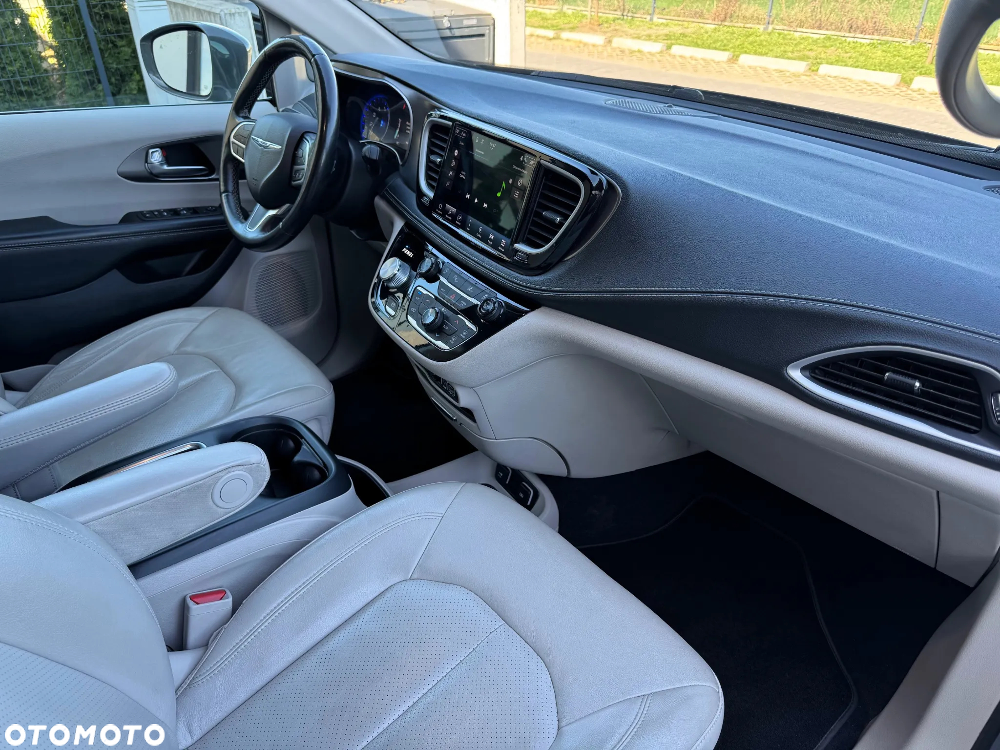 Chrysler Pacifica - 10