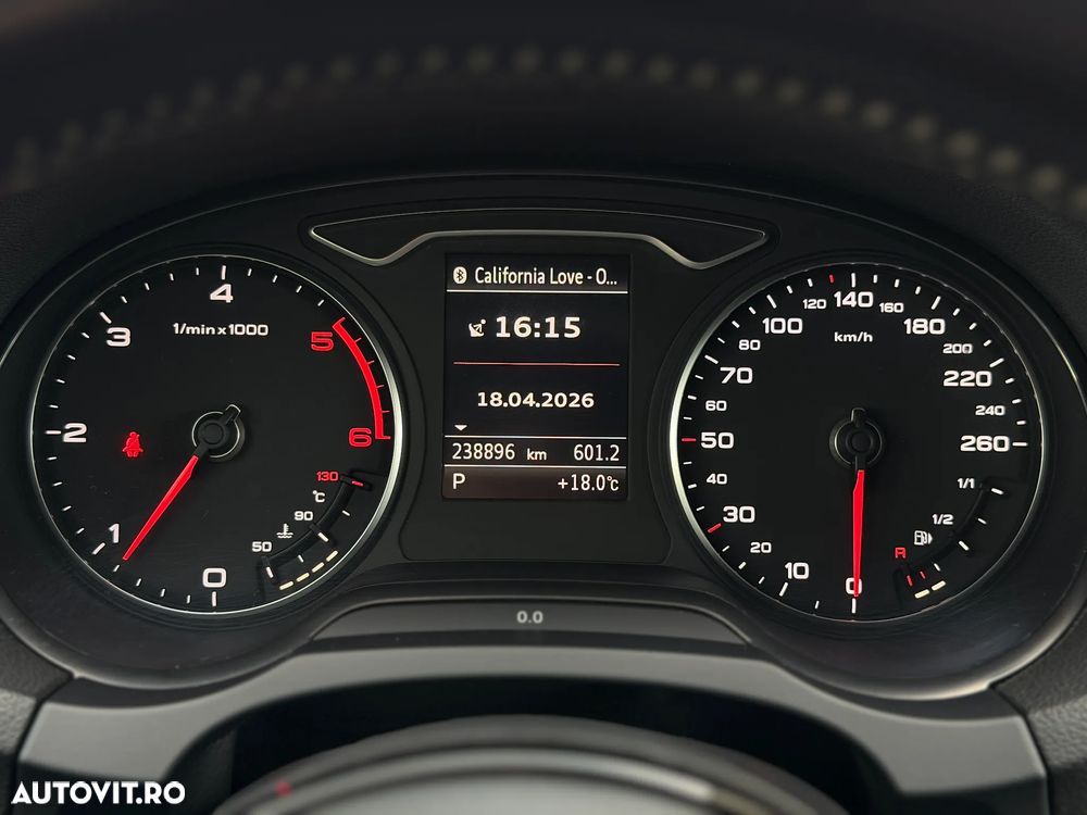 Audi A3 2.0 TDI ack S tronic S line Sportpaket - 16
