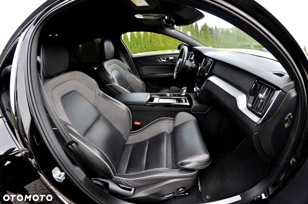 Volvo S60 T6 AWD Geartronic RDesign - 24