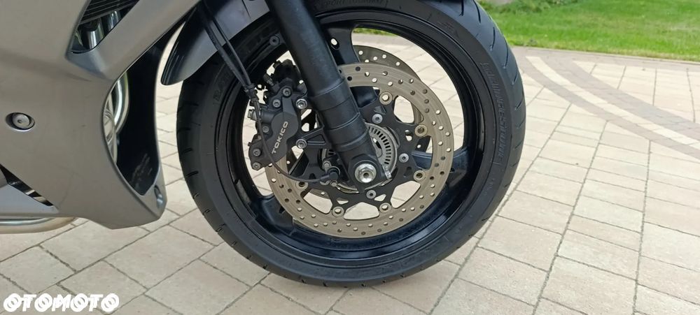 Suzuki GSX - 29