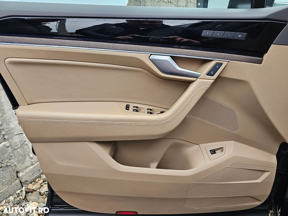 Volkswagen Touareg V6 TDI 4MOTION R-Line - 22