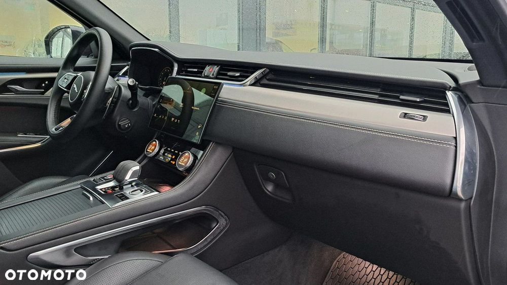 Jaguar F-Pace - 15