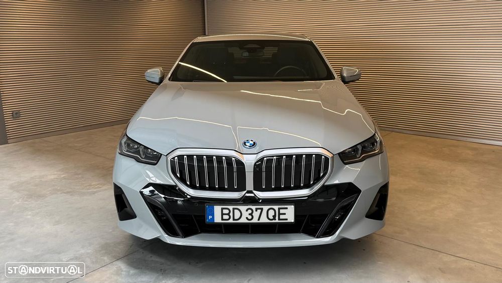 BMW i5 eDrive40 Pack Desportivo M foto 4