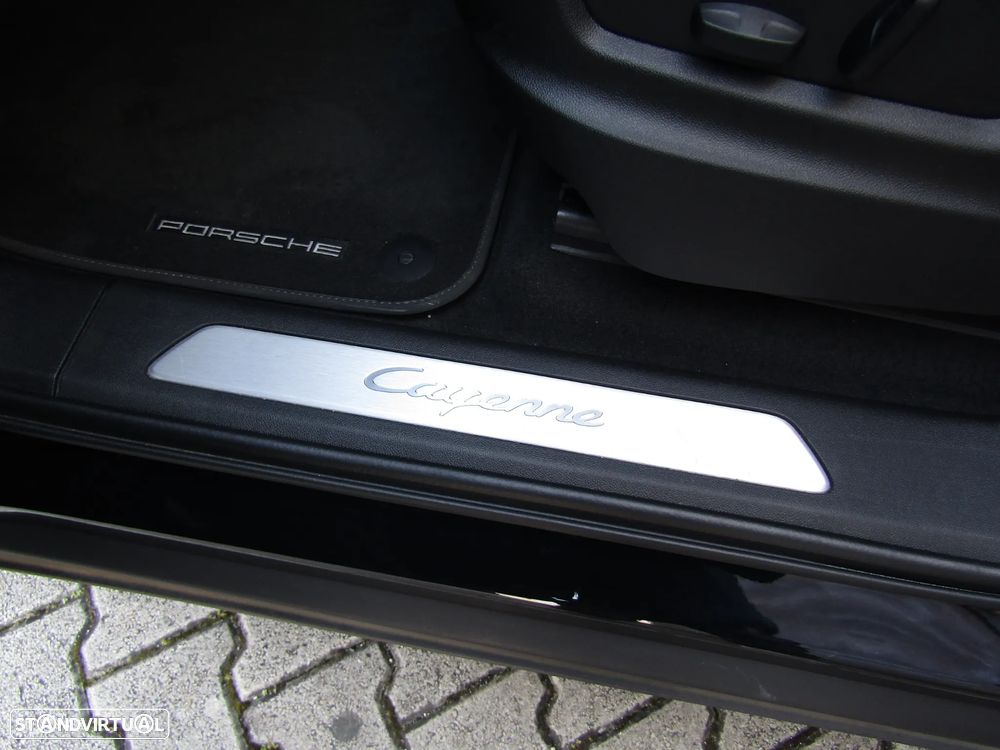 Porsche Cayenne Coupé E-Hybrid - 12