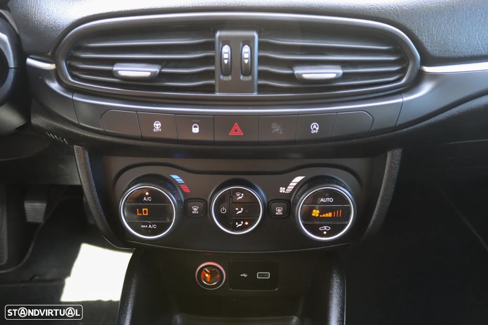 Fiat Tipo Station Wagon 1.3 M-Jet Lounge Tech - 15