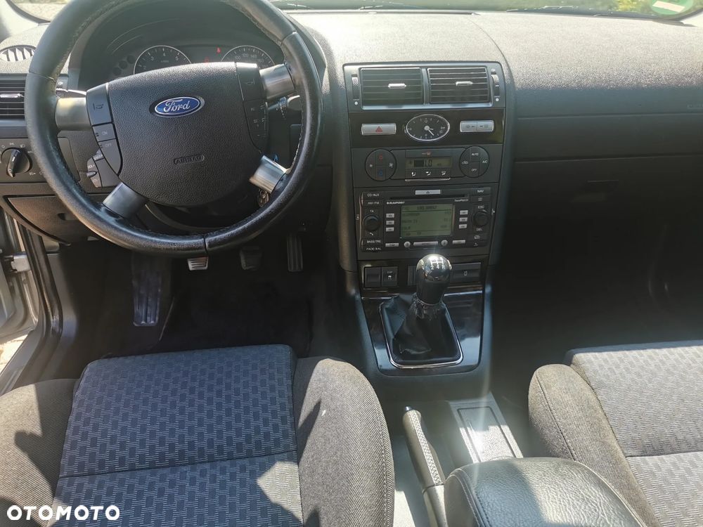 Ford Mondeo 1.8 Ghia X - 8