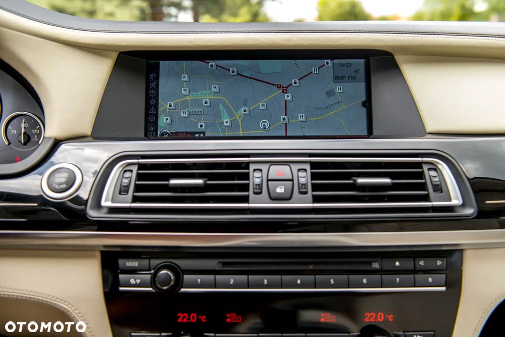 BMW Seria 7 760i - 36