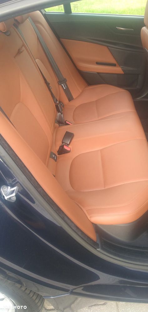 Jaguar XE E-Performance Prestige - 9