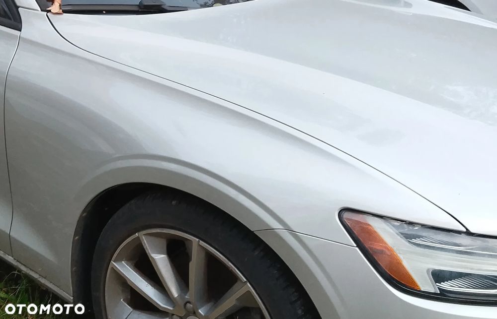 Błotnik Prawy Przód Volvo V60 II / S60 III  Kolor 726