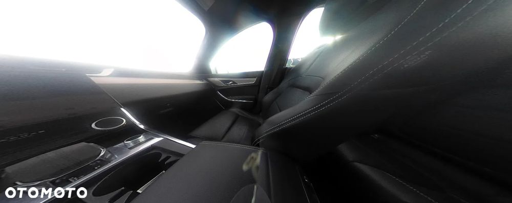 Jaguar XF P300 AWD R-Dynamic SE - 13