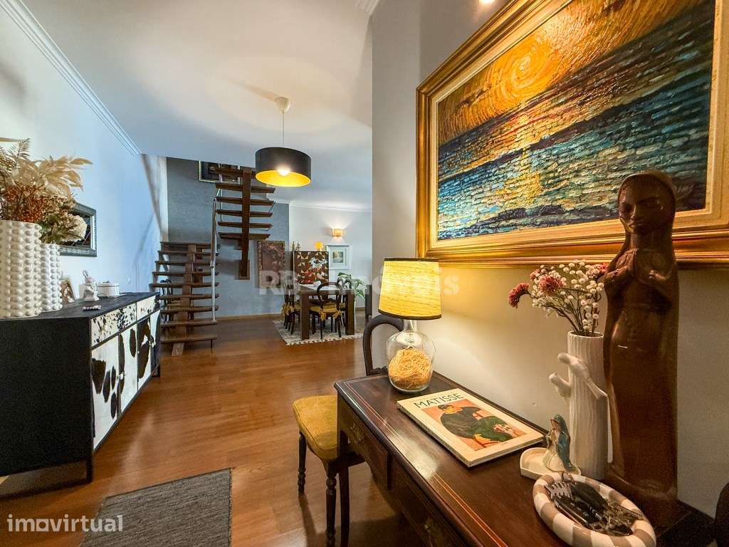 Apartamento T4 Duplex c/ Varandas, Arrecadação e Parqueamento - no ... - Grande imagem: 2/60