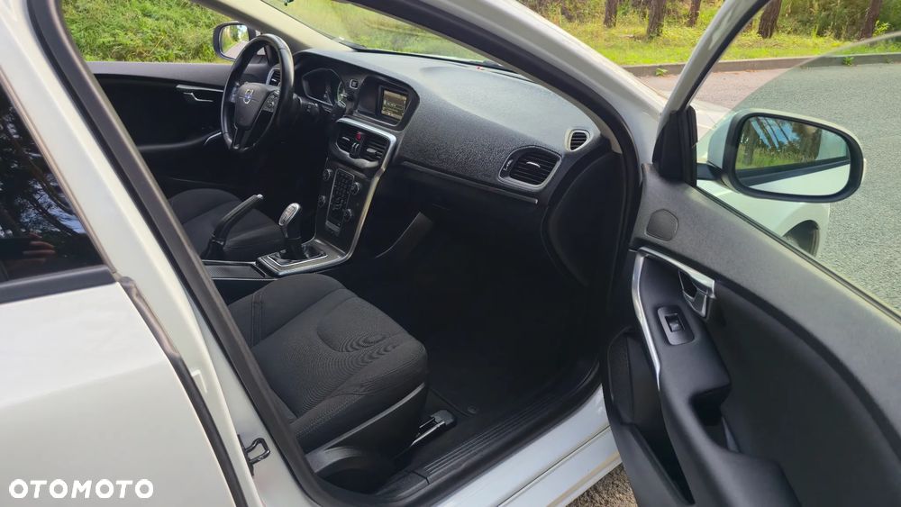 Volvo V40 D2 Kinetic - 13