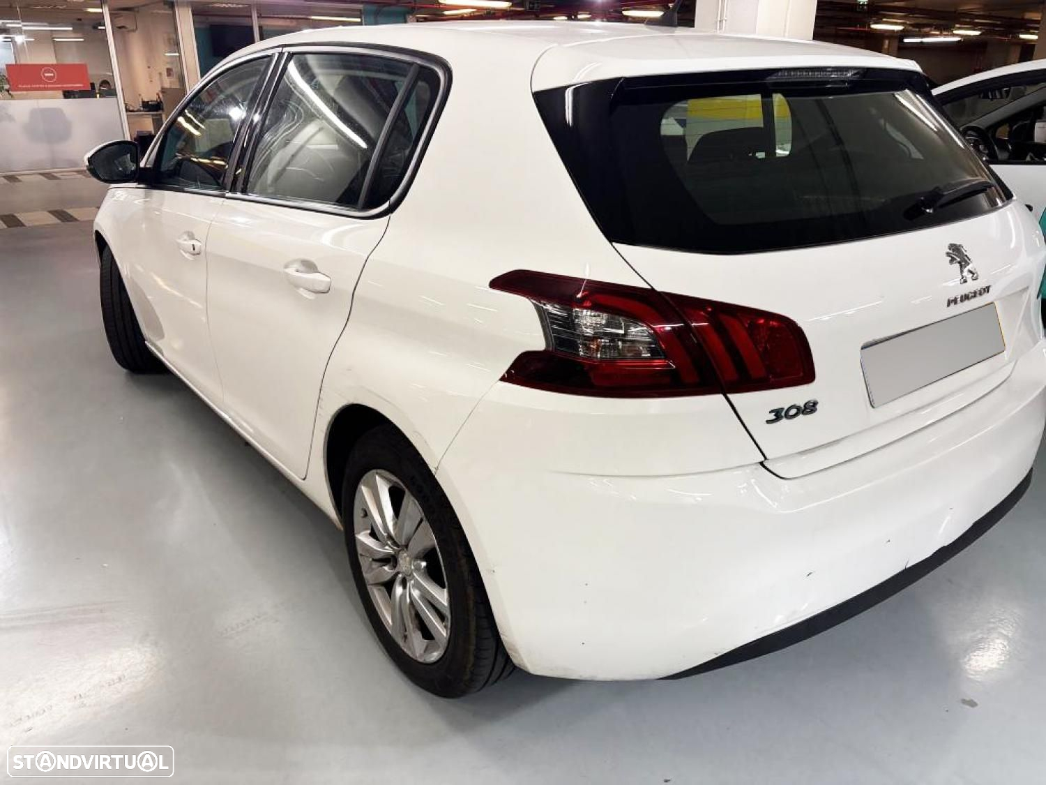 Peugeot 308 1.5 BlueHDi Business Line - 4