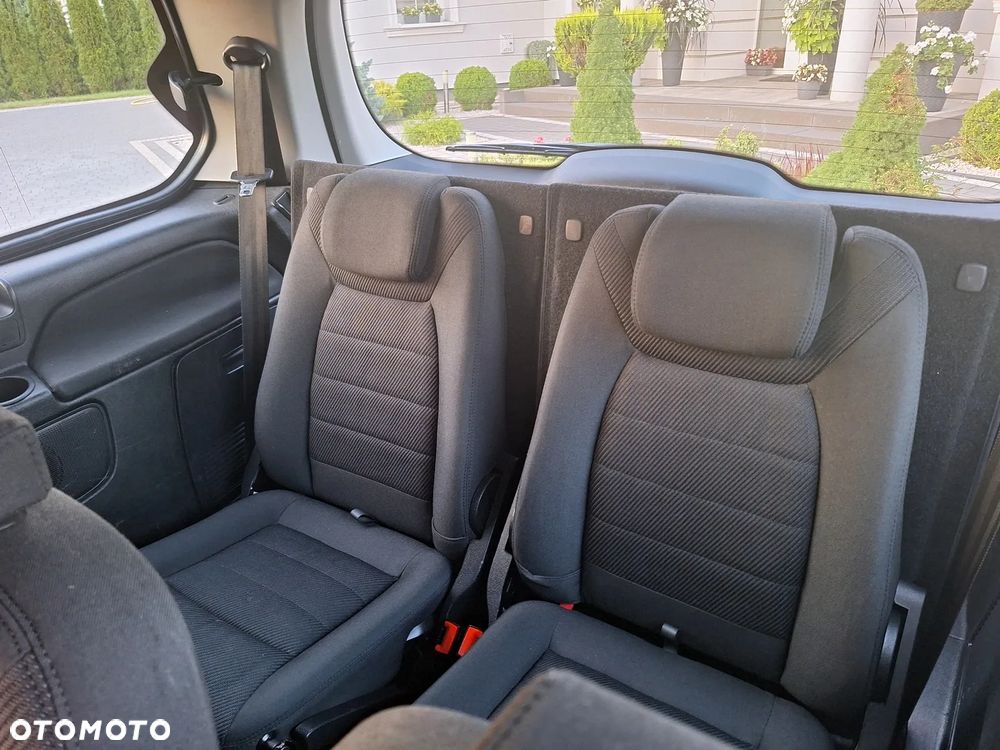 Ford Galaxy 2.0 Champions Edition - 19