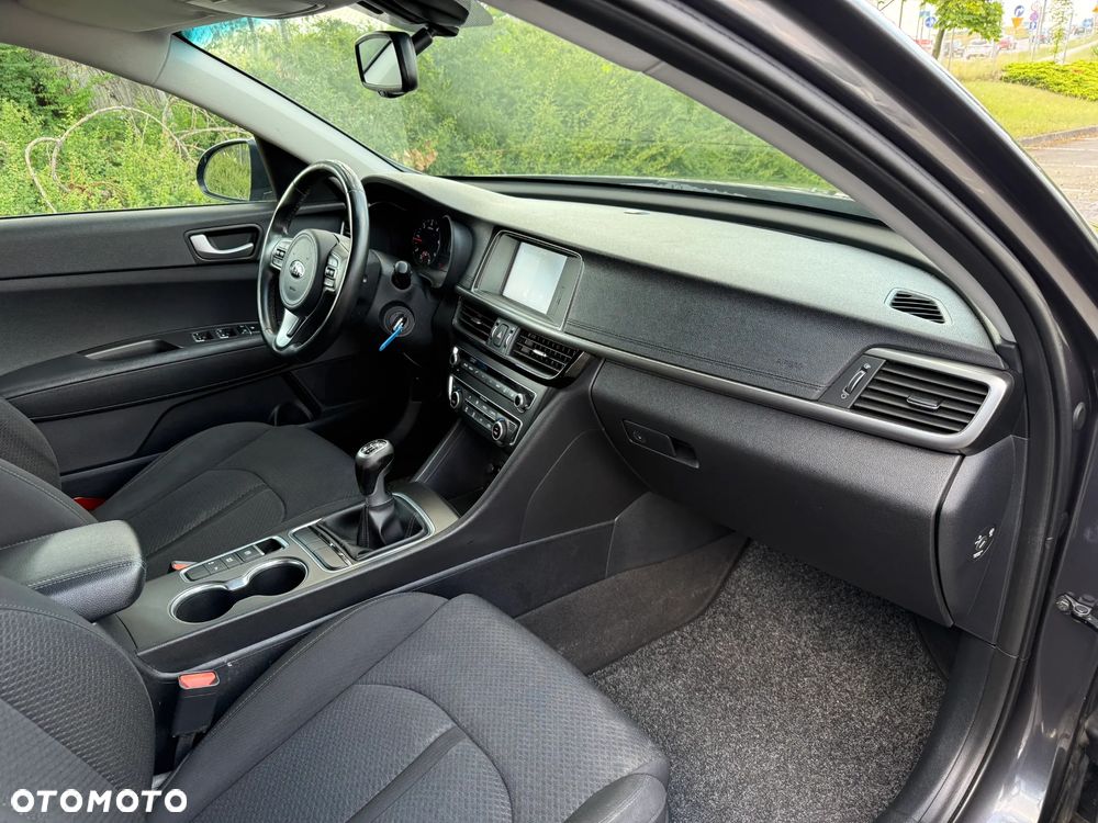 Kia Optima - 32