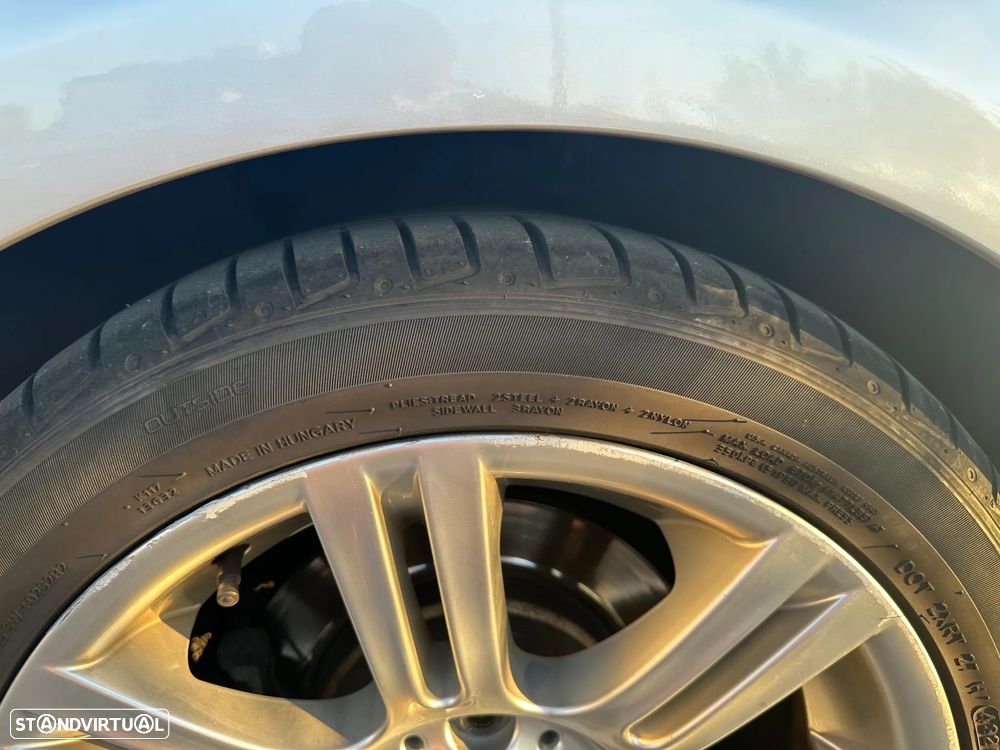 BMW 320 dA Touring - 17