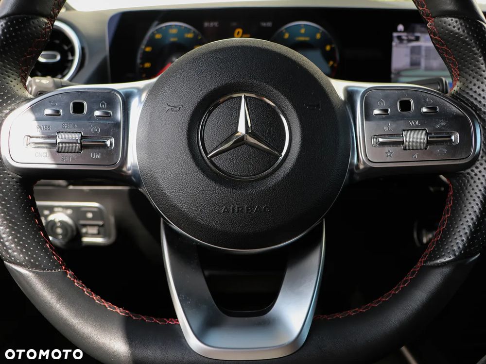 Mercedes-Benz GLA 200 AMG Line - 24
