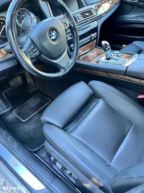 BMW Seria 7 740d xDrive - 6