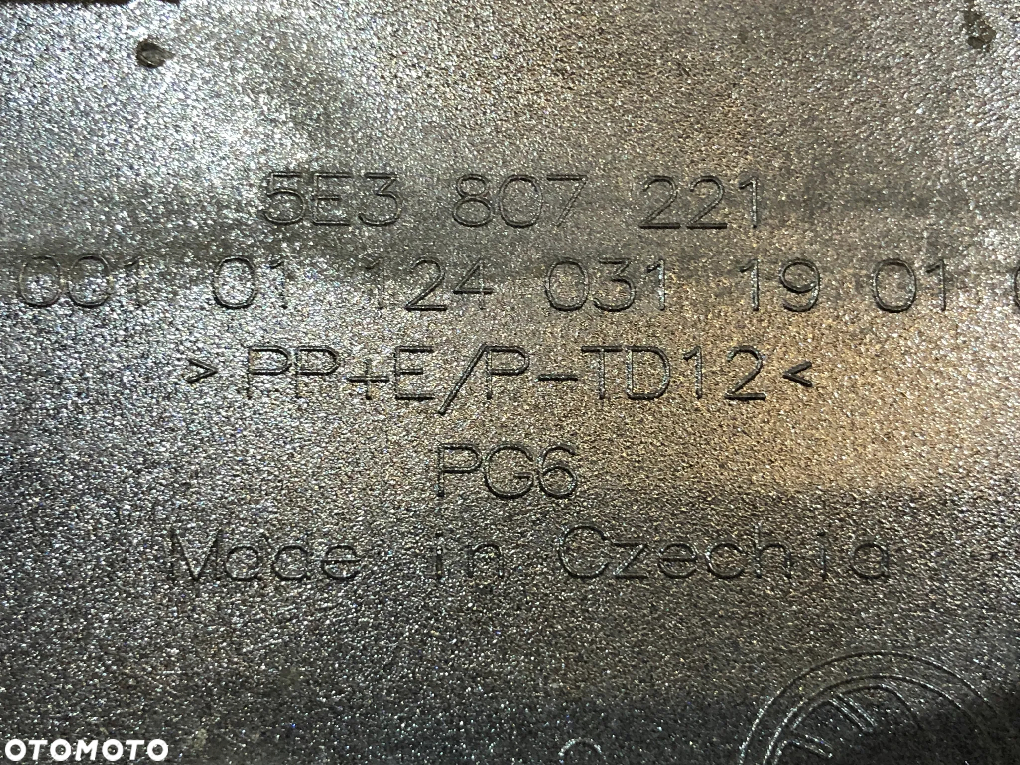 SKODA OCTAVIA IV 4 ZDERZAK PRZÓD PRZEDNI - 6