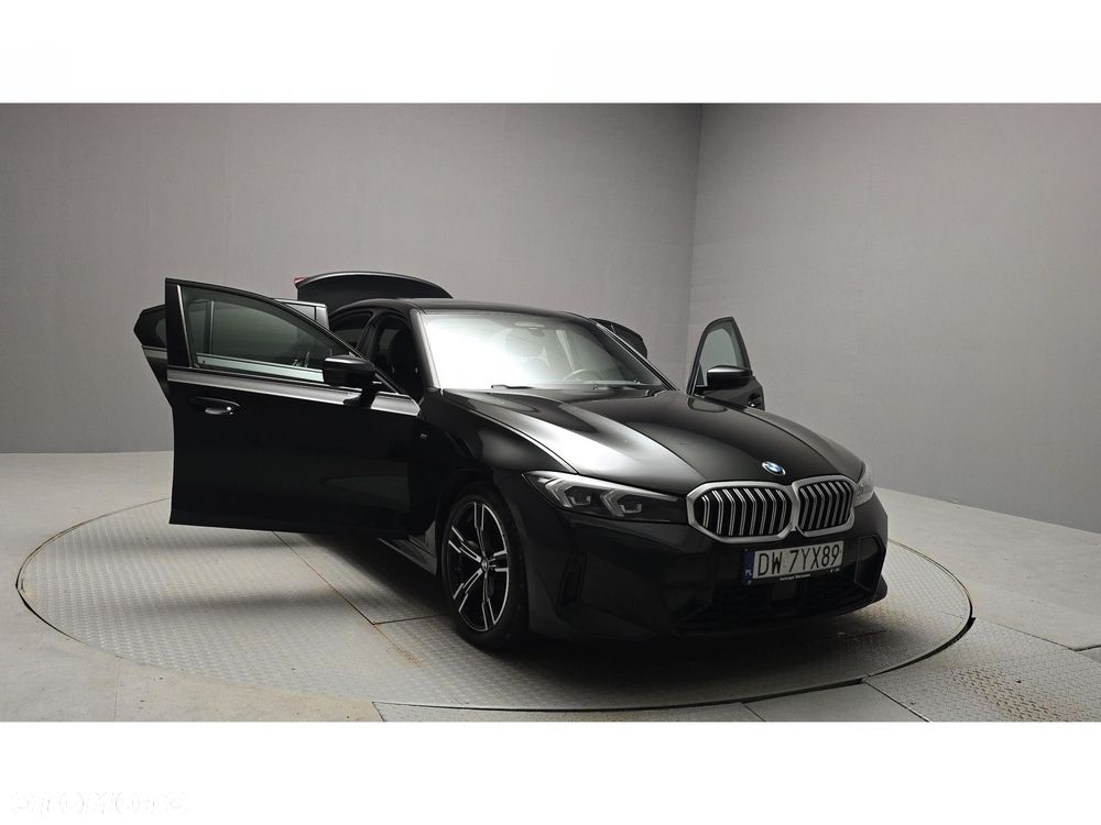 BMW Seria 3 320d xDrive mHEV M Sport - 12
