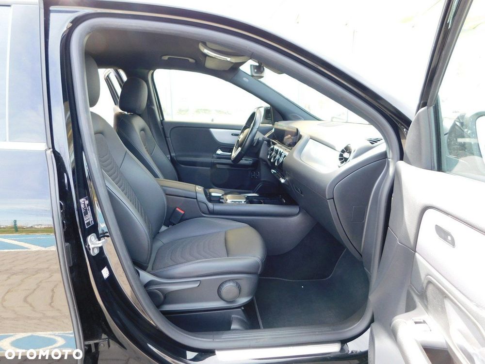 Mercedes-Benz GLA - 12