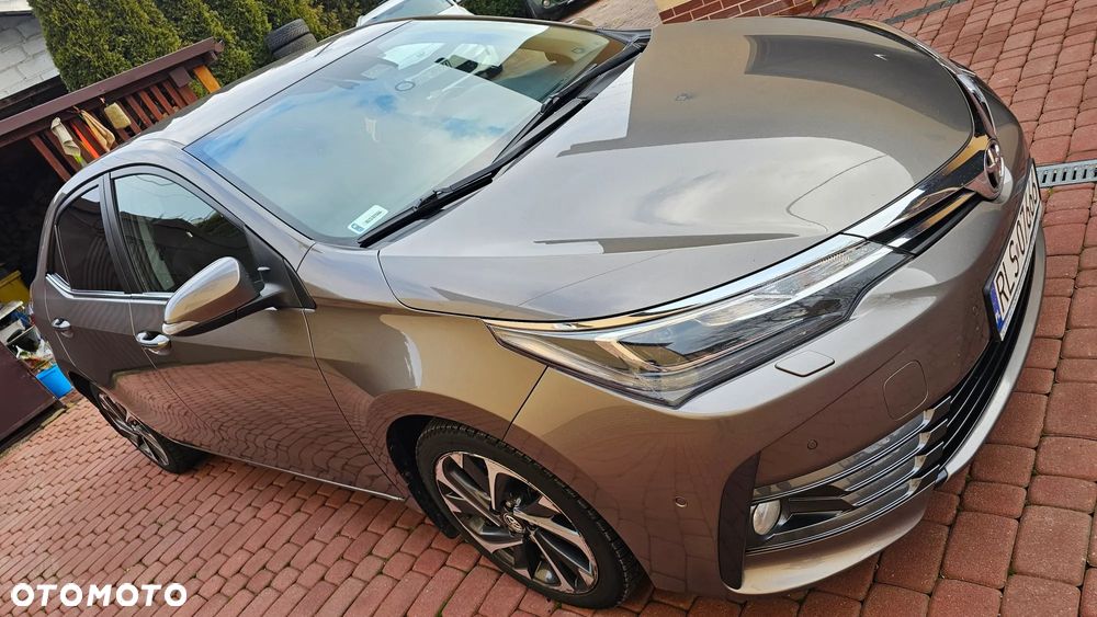 Toyota Corolla 1.6 Prestige EU6 - 19