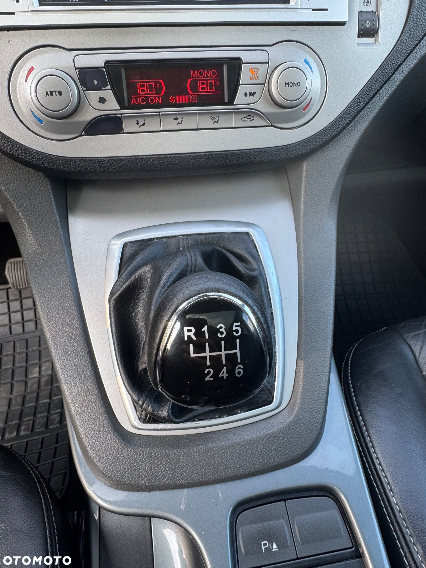 Ford Kuga - 34