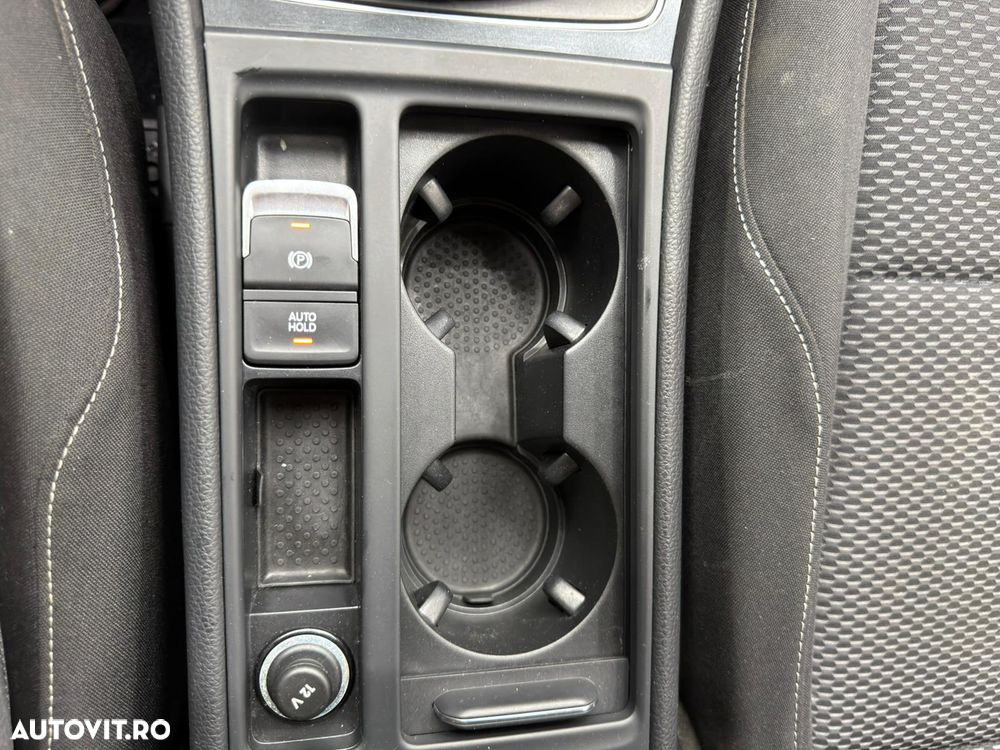 Volkswagen Golf 1.6 TDI SCR Comfortline - 17