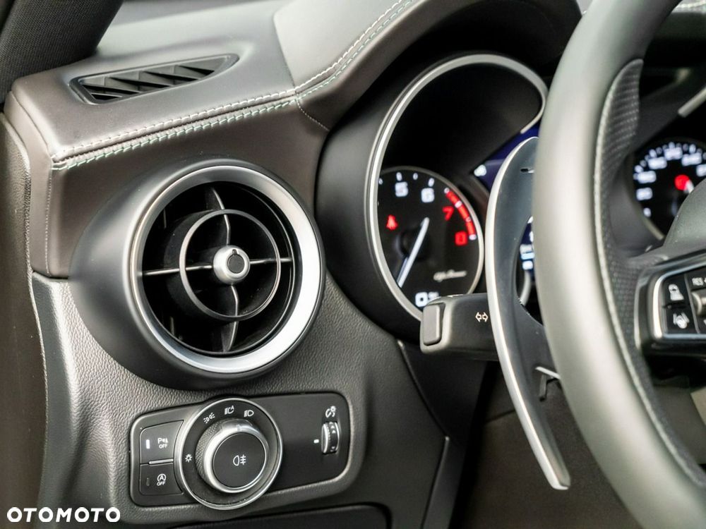 Alfa Romeo Stelvio 2.9 V6 Bi-Turbo Quadrifoglio Q4 - 36