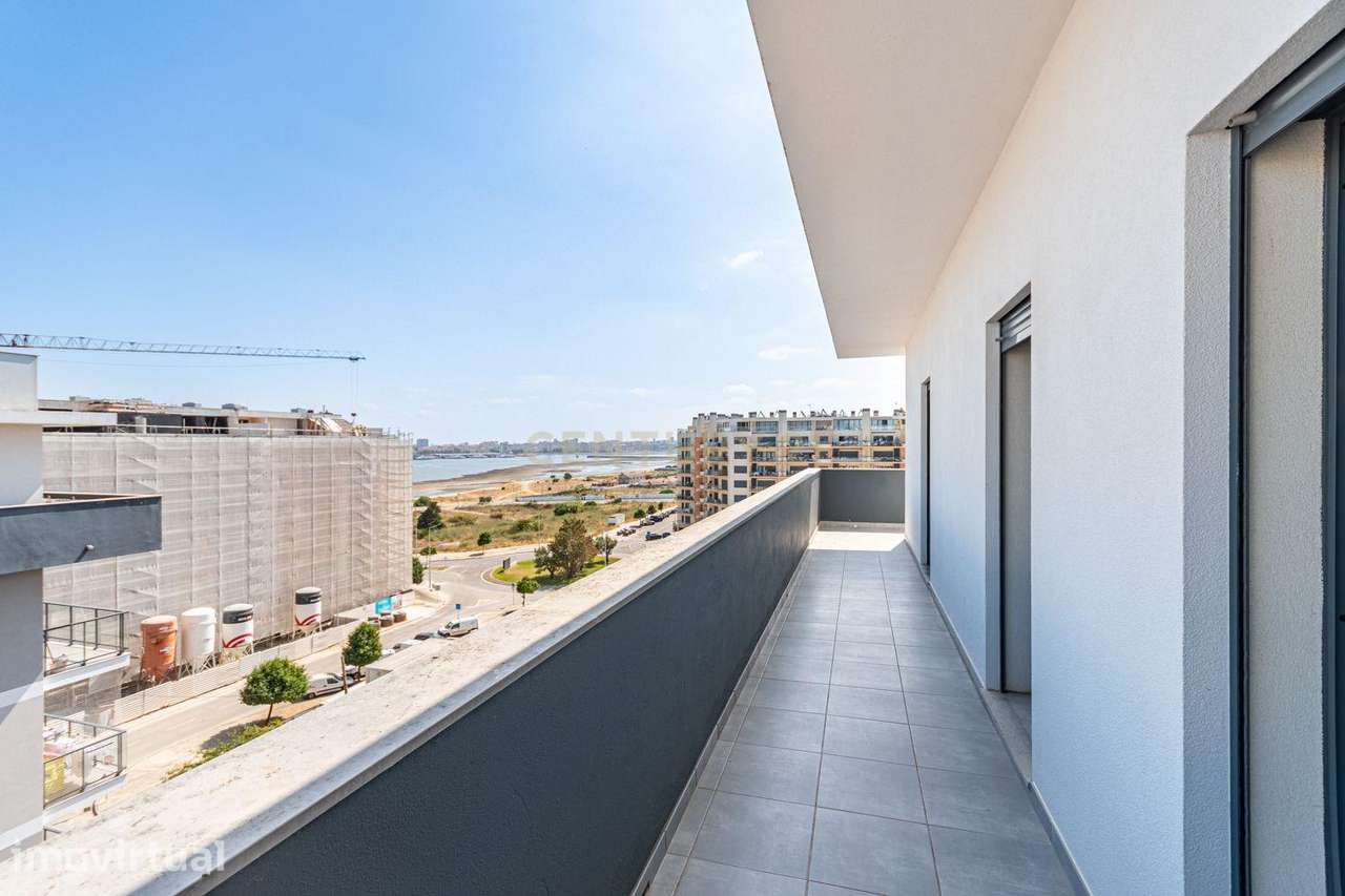 Apartamento Exclusivo T3 Duplex - Condomínio Quinta da Trindade - Grande imagem: 3/45