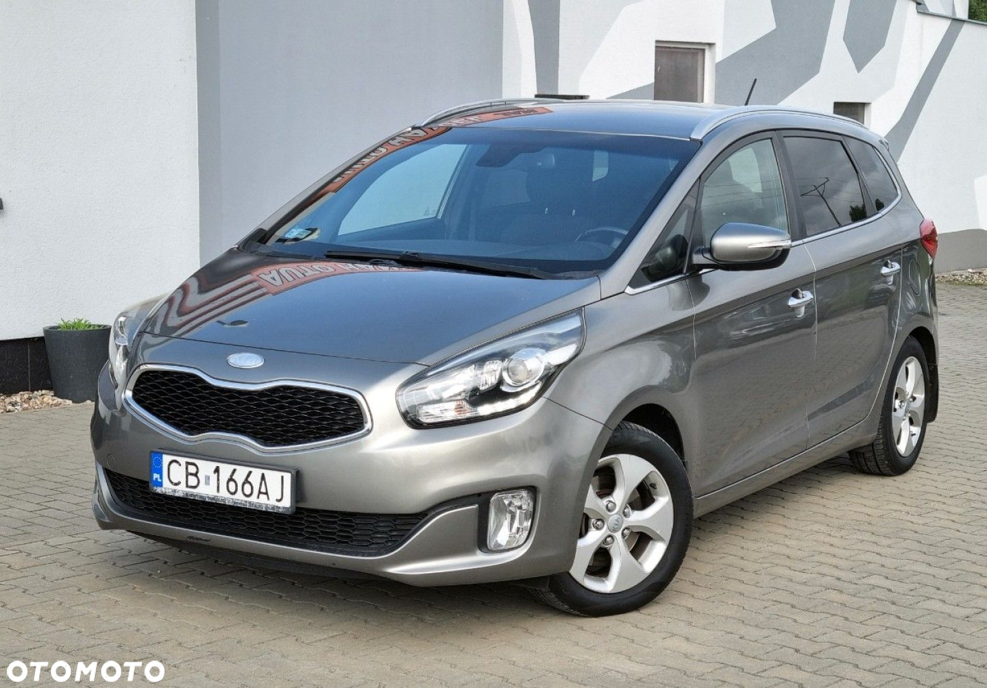 Kia Carens - 15