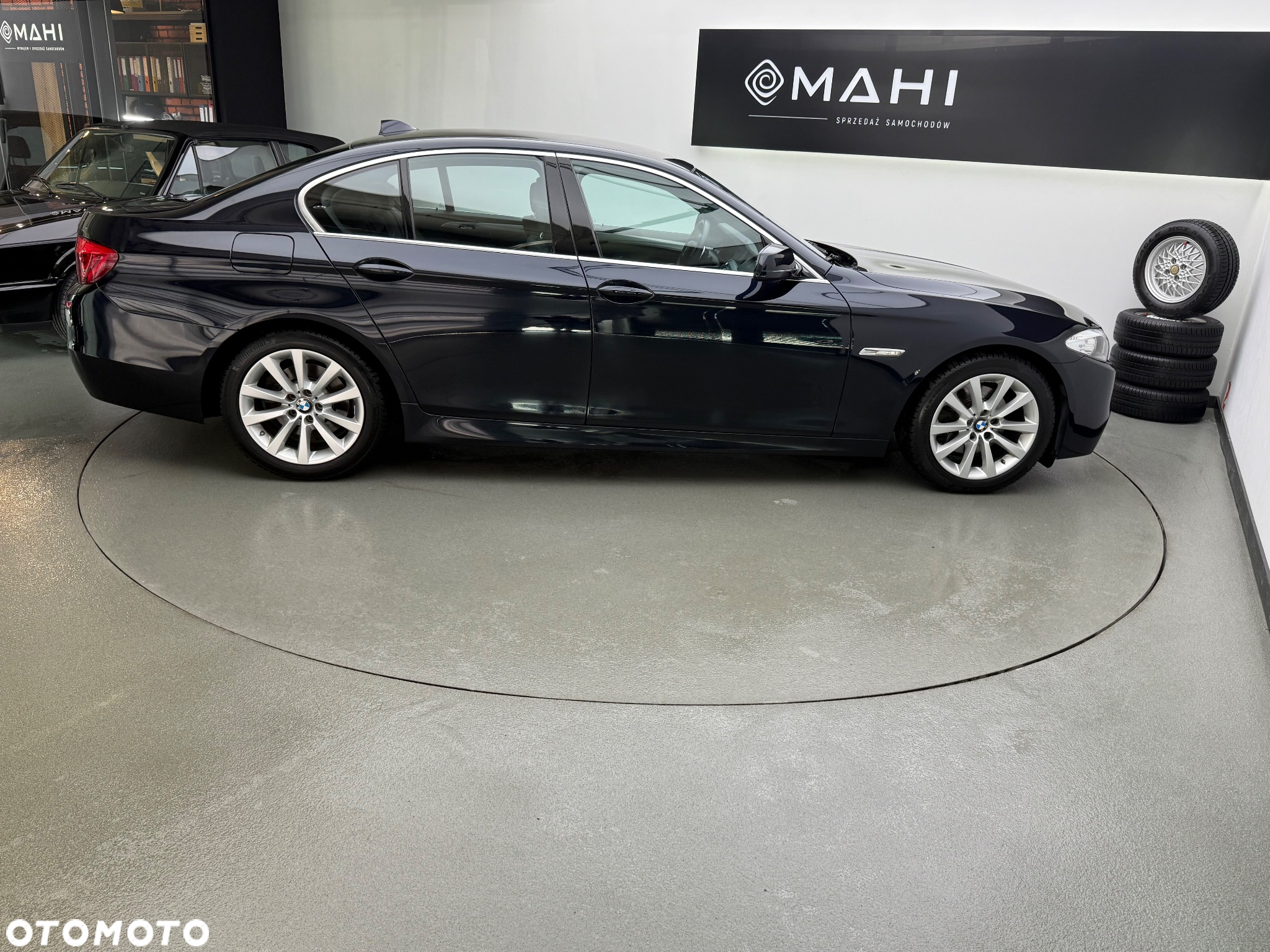 BMW Seria 5 520i Touring Luxury Line - 13