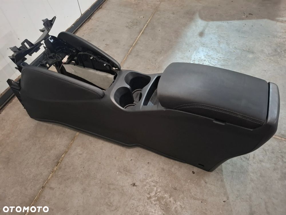 Fotele przód tył komplet podłokietnik tunel Nissan Qashqai J11 II lift 2017 rok - 10