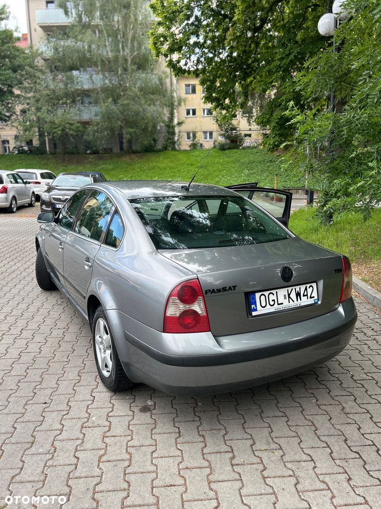 Volkswagen Passat 1.9 TDI Comfortline - 10