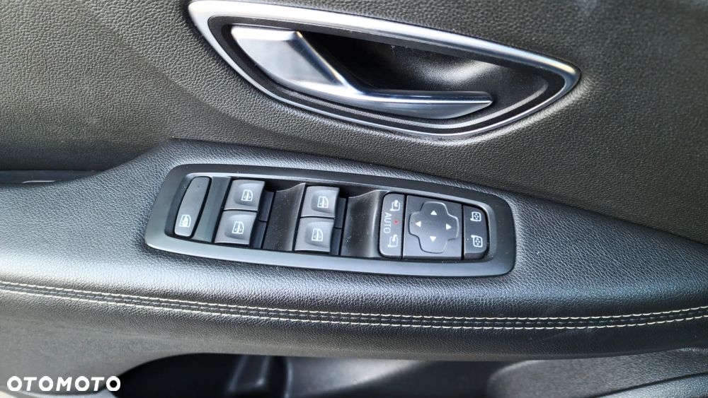 Renault Scenic ENERGY TCe 140 EDC LIMITED - 31