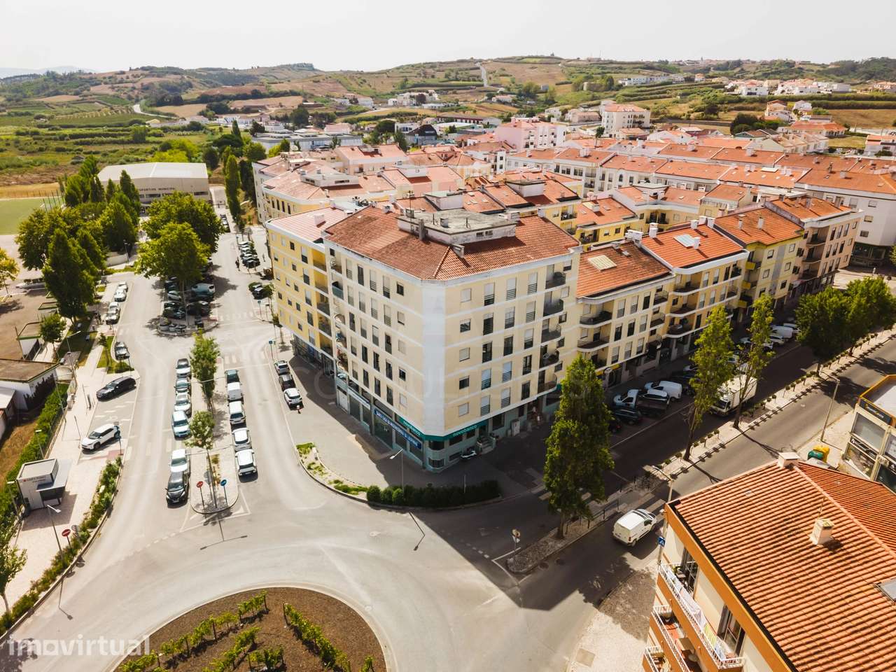 T3 Espaçoso no Centro da Lourinhã com Varanda e Terraços - Grande imagem: 4/40
