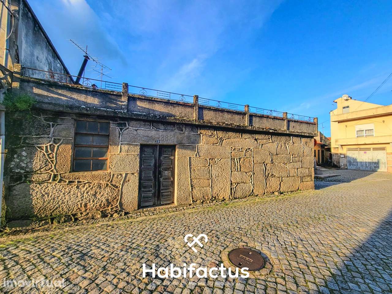 Moradia Isolada T6 para Reconstrução, com Jardim interior privado e Te - Grande imagem: 4/33