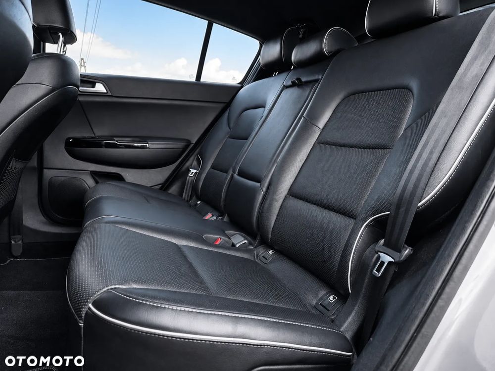 Kia Sportage 2,0 CRDI AWD GT Line - 26
