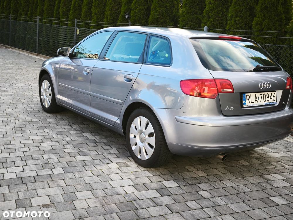 Audi A3 Sportback 1.6 Attraction - 4