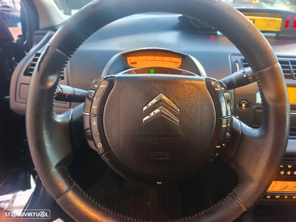 Citroën C4 1.6 HDi 110 VTR Pack - 6
