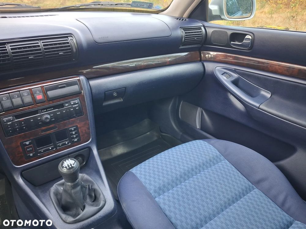 Audi A4 Limousine 1.8 - 13