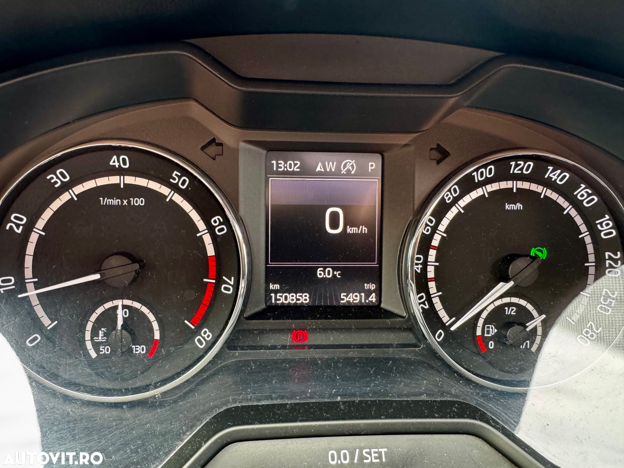 Skoda Octavia 2.0 230 TSI DSG RS - 8