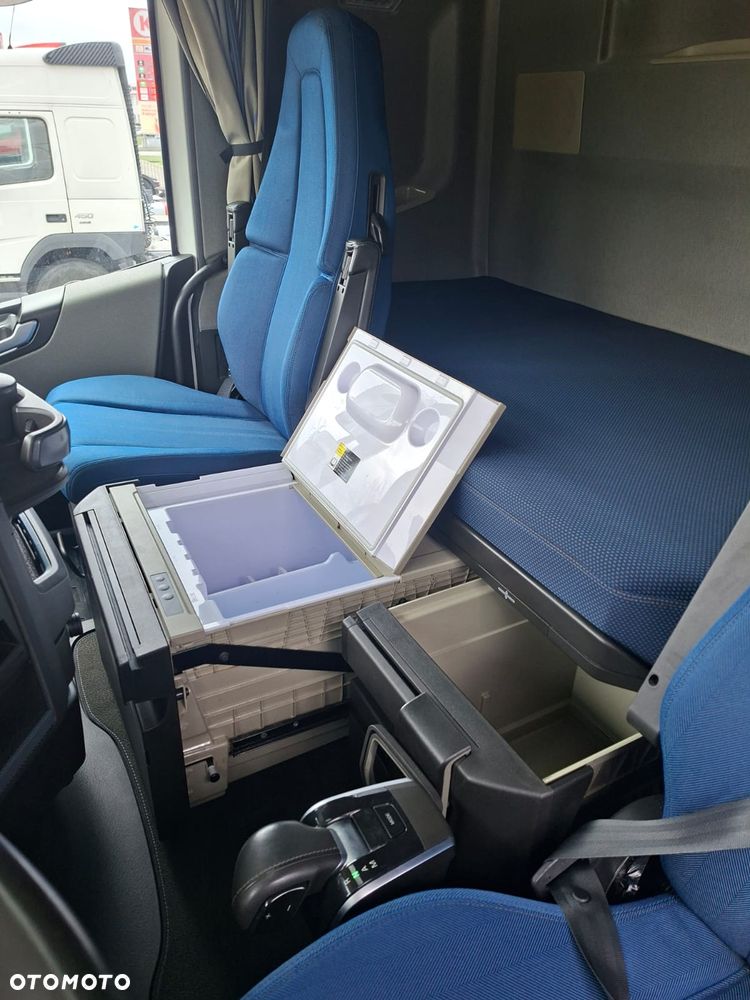 Volvo FH 460 Glob XL ADR - 11