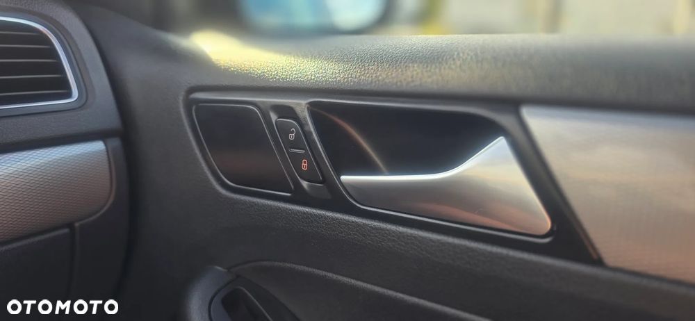 Volkswagen Jetta - 20