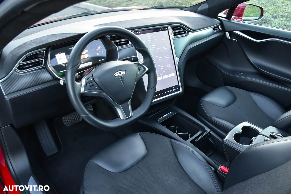 Tesla Model S - 11